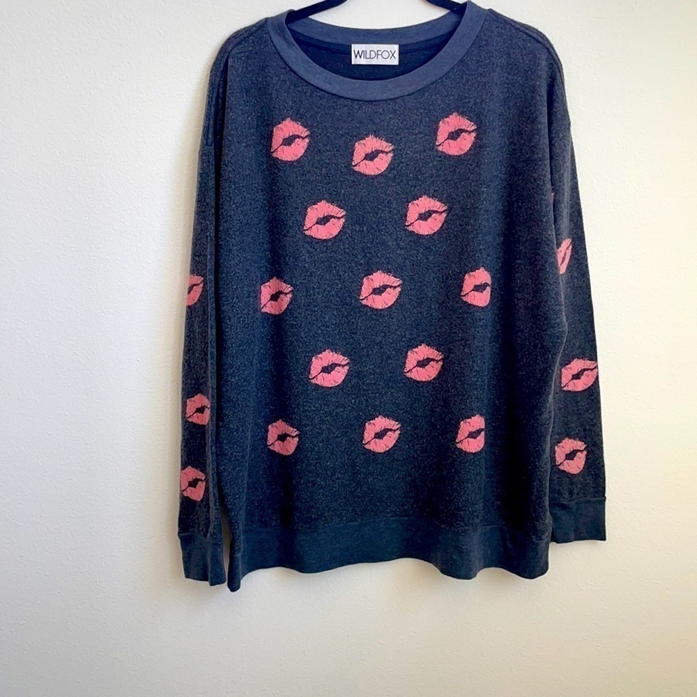 Wildfox grey lips allover pullover sweatshirt OS